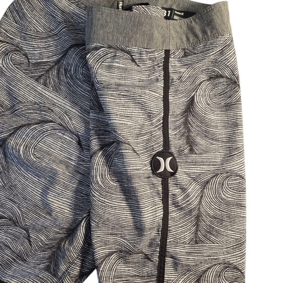 Hurley Men’s Board Shorts Size 31 Gray Black Swim Trunks Surf Beachwear - Picture 7 of 10